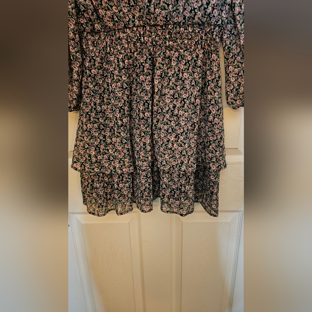 Mimi Chica Black Pink Floral Tiered Mini Dress Gold Metallic - Picture 3 of 5